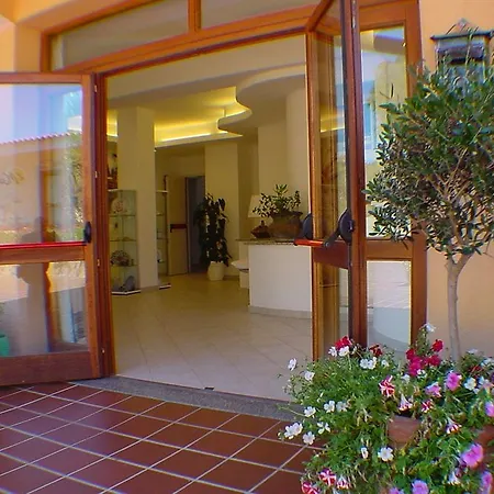 فندق Porto Puddu - Il Nido Dei Gabbiani 3*
